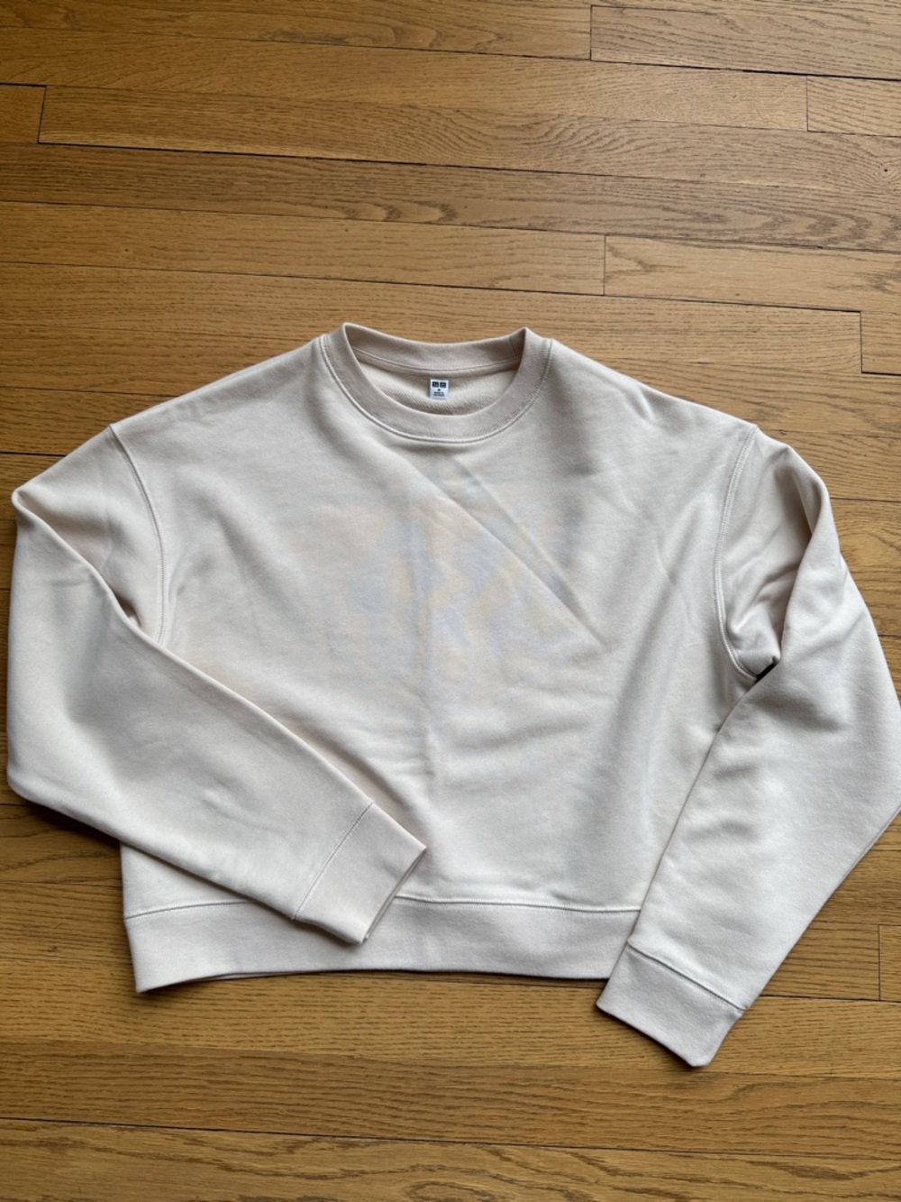 Uniqlo Cropped Crewneck Sweatshirt